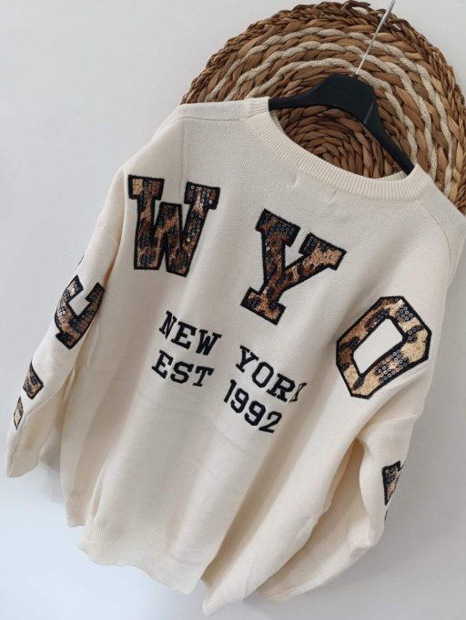 Pull beige inscription New-York au dos en sequins 