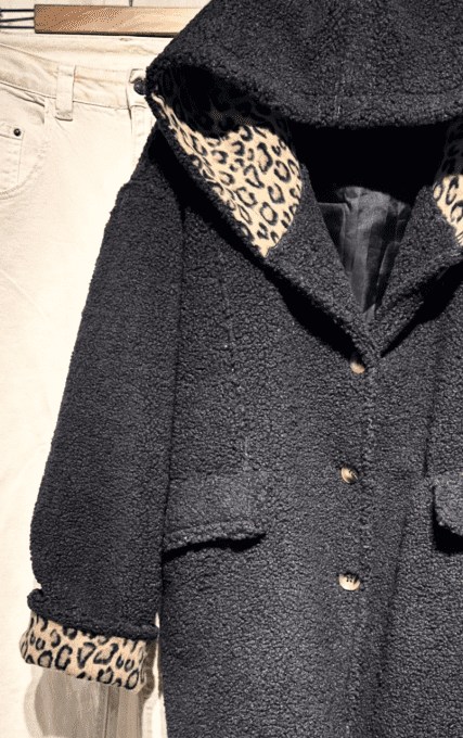 Manteau effet bouclette intérieur léopard noir