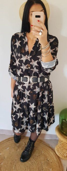 Robe Carla Giannini  avec étoiles et têtes de mort . Taille unique 36 au 42 