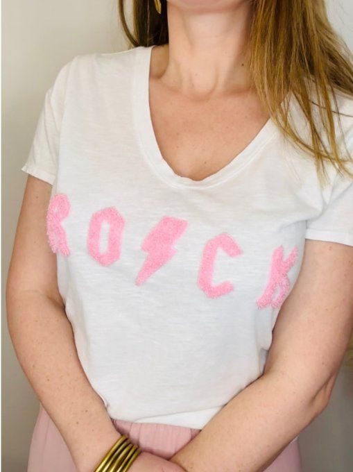 Tee shirt blanc inscription rock en bouclette rose ou noire