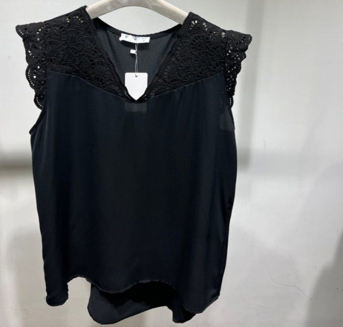 Blouse noire élégante. Taille 38 40 0U 42