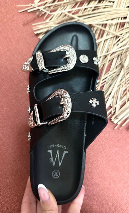 Mules serties  noires "Woodstock" confortables très rock ;)