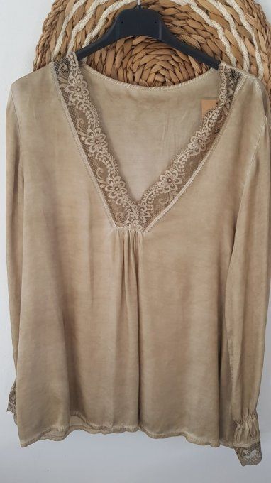 Blouse manches longues soyeuses avec dentelle - Taille unique 36 au 42