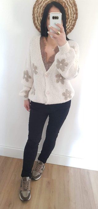 Gilet beige tendance avec fleurs marguerites amel 