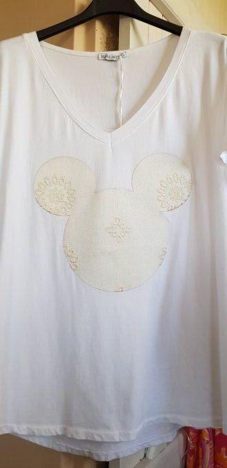 Tee shirt tendance blanc tête de Mickey effet broderie anglaise 