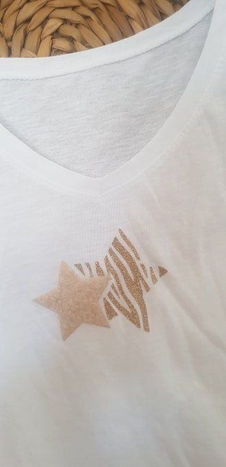 Tee shirt blanc avec étoiles taille unique jusqu'au 42